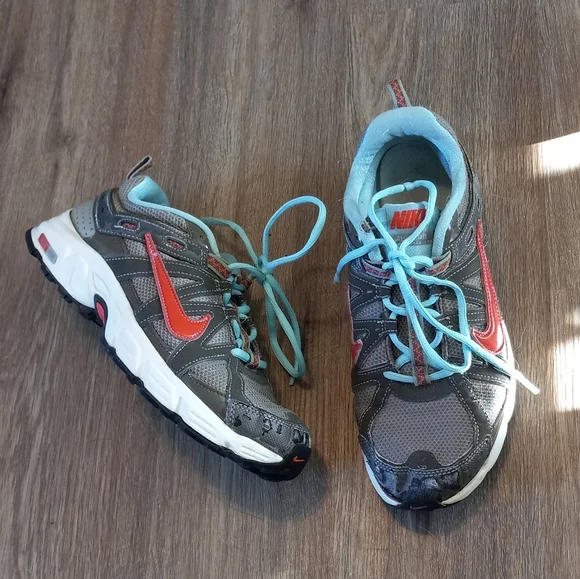 Nike Athletic Shoes - Picture 2 of 8